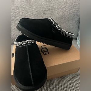 UGG Tasman  Black USA (W) size 7